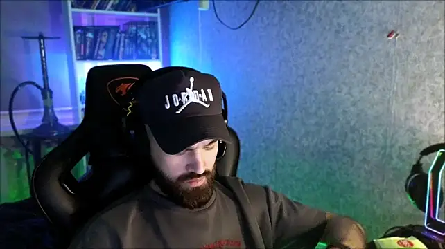 XXX chat uživo modela _Serious_Man
