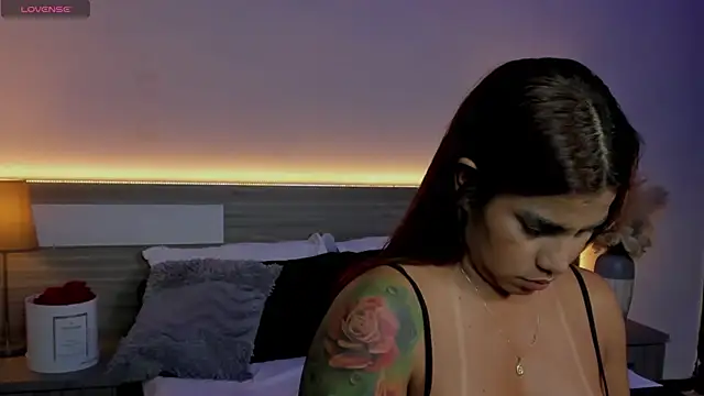 ZarahFoxx Adlı Modelin Canlı XXX Sohbeti