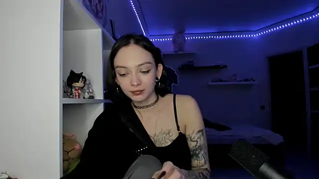 PurrYuna Chat XXX in diretta