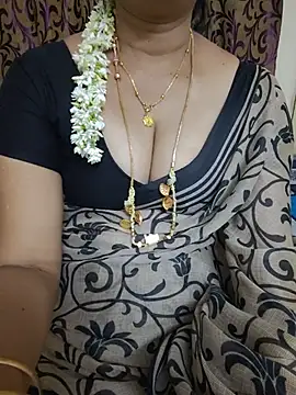 แชท XXX สดของ tamil_rose471