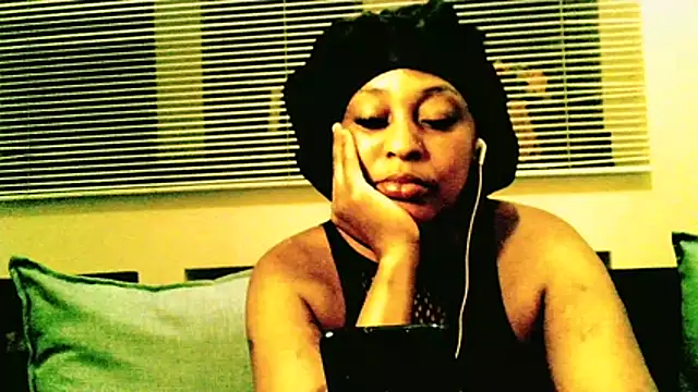 ORUOMA's Live XXX Chat