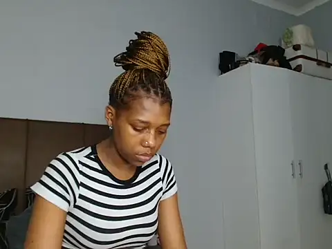 Chatroom XXX en direct de Sweet_nicole98