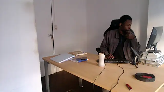 צ'אט XXX בשידור חי של Mastertopdome
