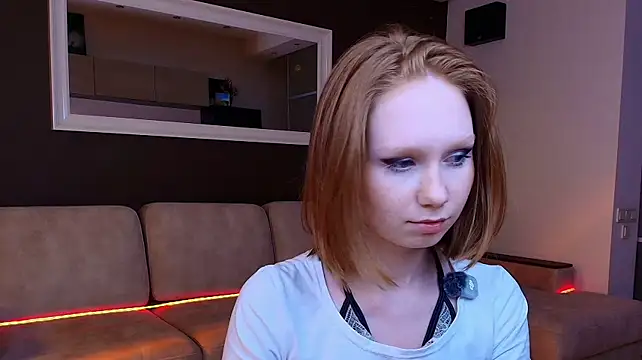 FoxyMira's Live XXX Chat