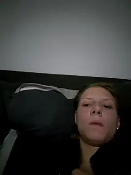 Show modela carriemausi na web-kameri