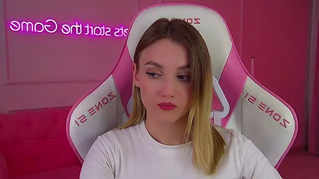 StacyEvances live XXX chat