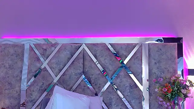 AbrillCute_'s Live XXX Chat