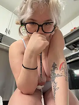 צ'אט XXX בשידור חי של Cutiepiespanks