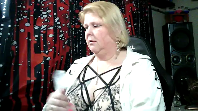 XXX chat uživo modela Sylviastar46