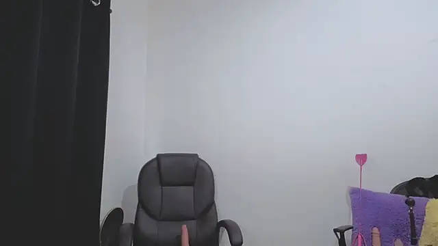 Živý XXX chat Kiara-Rider