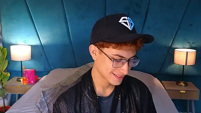 Aaron_Eze live XXX chat