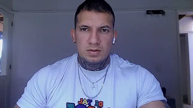 Shane_ClayのライブXXXチャット