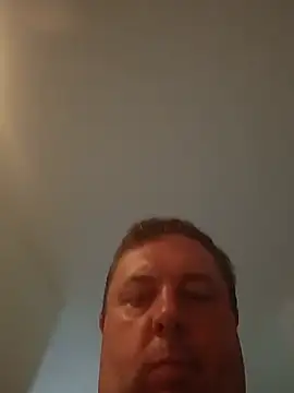 bigguymassage Chat XXX in diretta