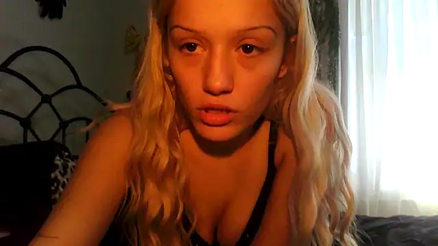 kaci_brooke Chat XXX live