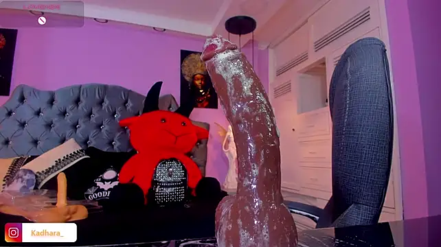 Kadarah Chat XXX in diretta