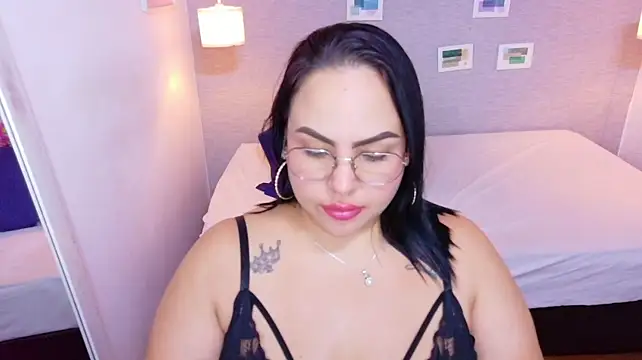Curvy_sexyvalen's Live XXX Chat