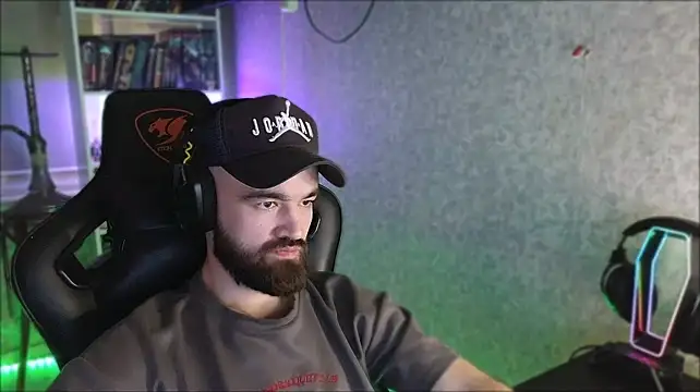 _Serious_Man live XXX chat