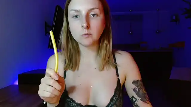 illusorycat লাইভ XXX চ্যাট