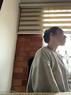 Niky_777 – Naživo XXX chat