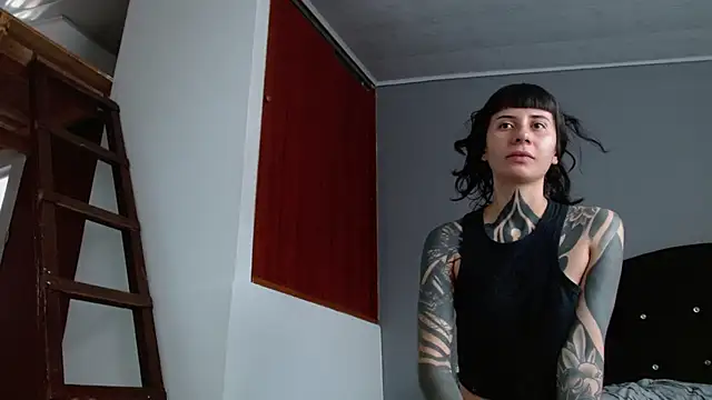 צ'אט XXX בשידור חי של Emilia_1995