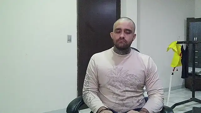 aronmiller404 Chat XXX live