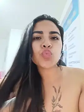 MAYE__13 – Naživo XXX chat