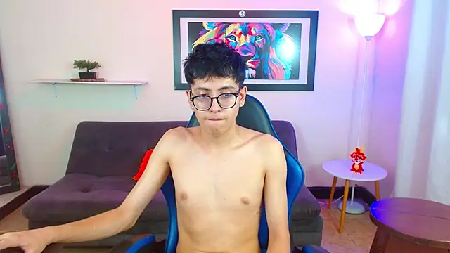 XXX chat uživo modela alexcum_18