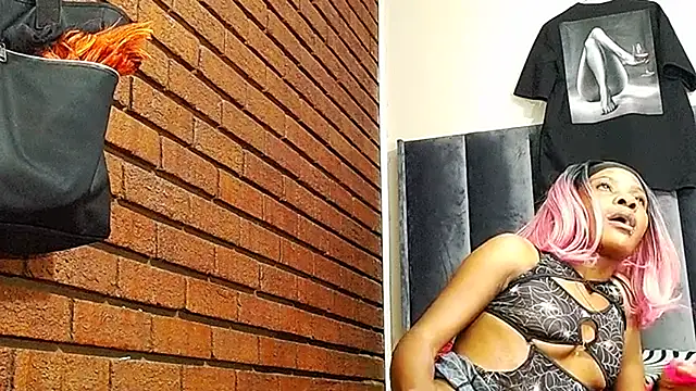 Chatroom XXX en direct de BadGirlCocoXx