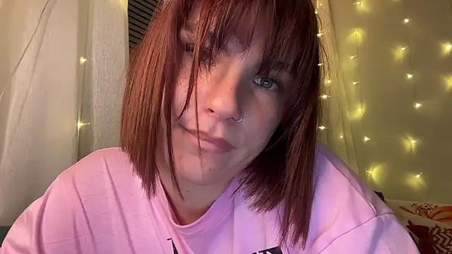 Lola_SweetShine Chat XXX in diretta