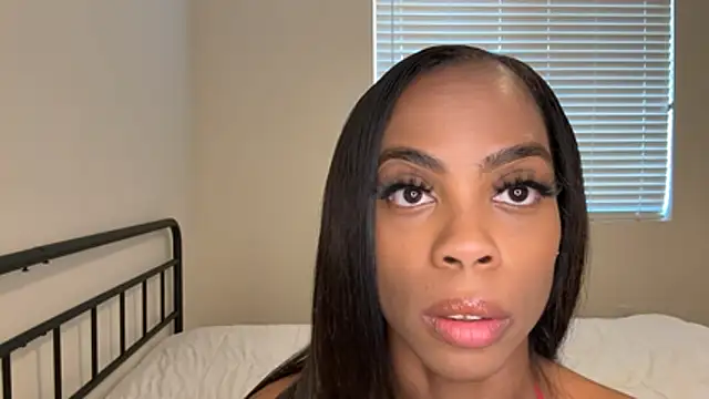 laurenUniverse's Webcam Show
