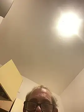 crisfootlicker Chat XXX live