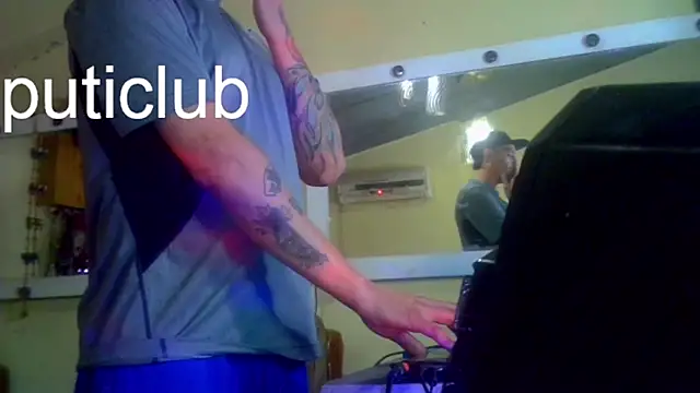 Czat XXX na żywo – puticlub1234