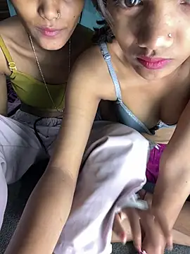 Ex_ppriya লাইভ XXX চ্যাট