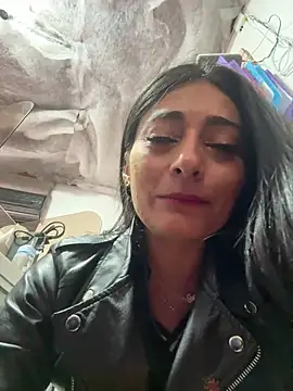 צ'אט XXX בשידור חי של IsabellaMariet