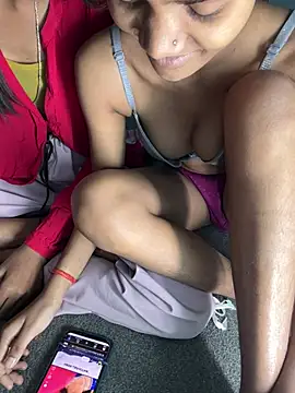 Ex_ppriya Adlı Modelin Canlı XXX Sohbeti