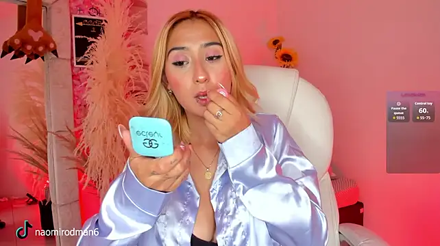 Chatroom XXX en direct de Naomii_Rodman_