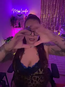 Miss_Lucifer6 Adlı Modelin Canlı XXX Sohbeti