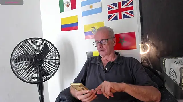 david_holman Live XXX Chat