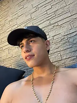 XXX chat uživo modela Lander_Cruz