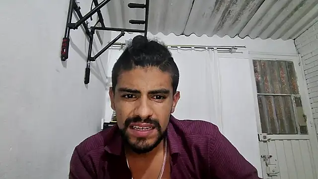 Živý XXX chat JBond007BBC