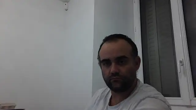 Chatroom XXX en direct de colalba12