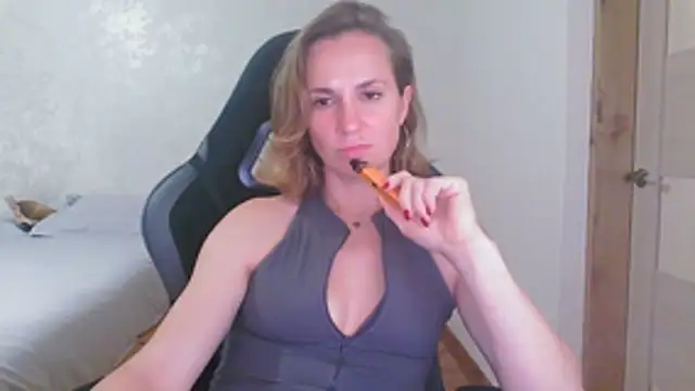 Živý XXX chat CristaQ