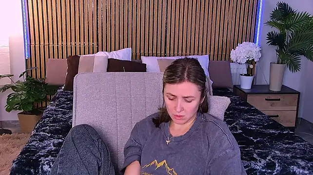 EmeraldGlown Live XXX chat