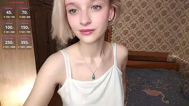 Smartemilia live XXX chat