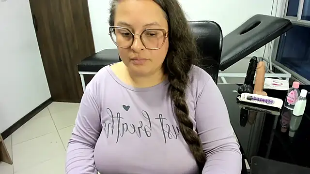 Czat XXX na żywo – SaraThonson_