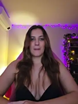 MiaRides19's Live XXX Chat