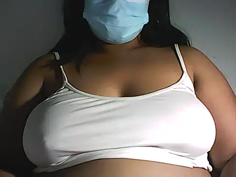 Artinah22's Live XXX Chat