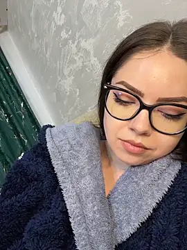 KaylaLewyss live XXX chat