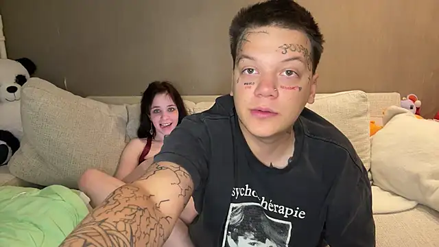 DuoWhisper live XXX chat