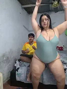 Czat XXX na żywo – ParejaCurvy20